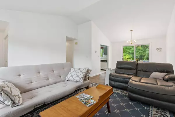 36 Colonial WAY #36, Auburn, ME 04210