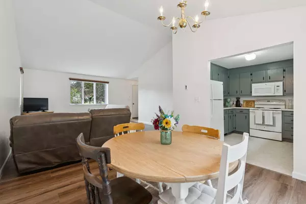 36 Colonial WAY #36, Auburn, ME 04210