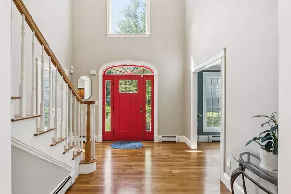 4 Periwinkle WAY, Falmouth, ME 04105