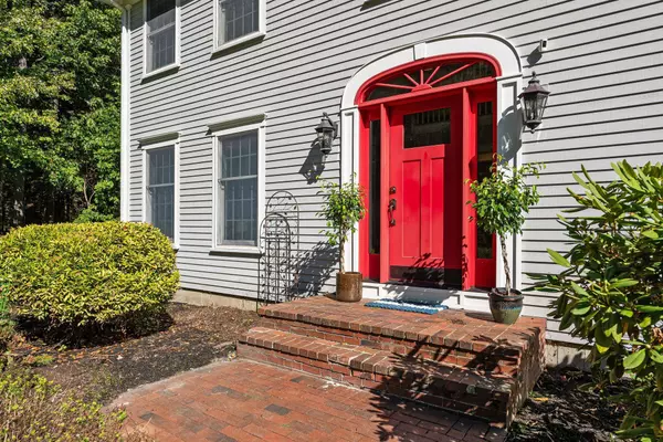 4 Periwinkle WAY, Falmouth, ME 04105