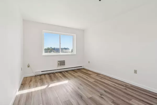 148 Breakwater DR #513, South Portland, ME 04106