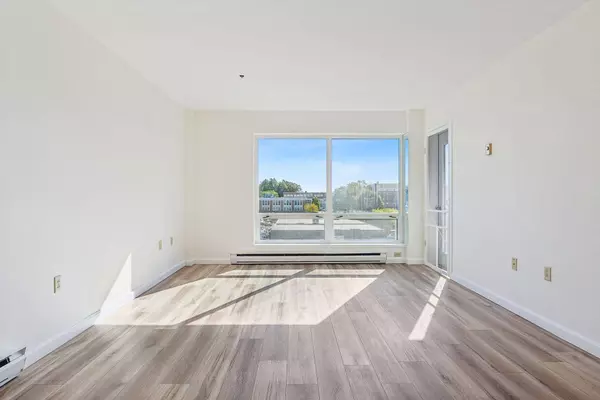 148 Breakwater DR #513, South Portland, ME 04106