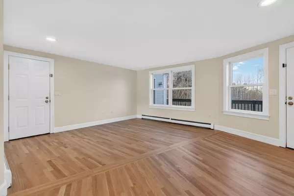 487 Gray RD, North Yarmouth, ME 04097