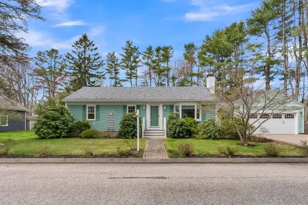 3 Whitney RD, Falmouth, ME 04105