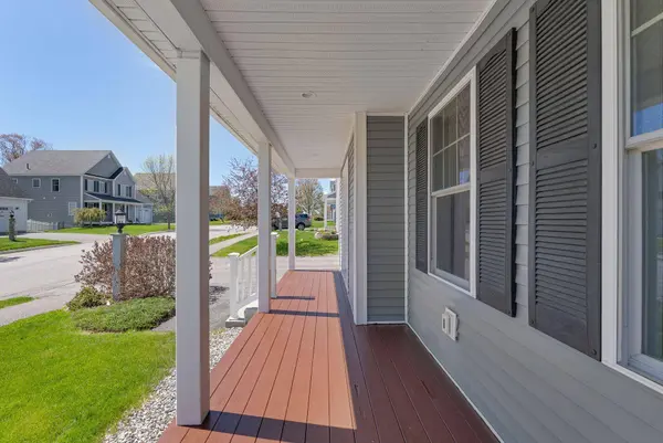 15 Nautical DR, Cumberland, ME 04110