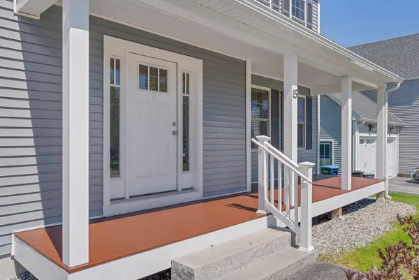 15 Nautical DR, Cumberland, ME 04110