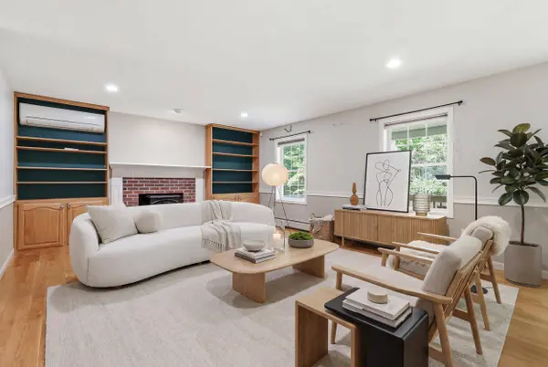 36 Wescott CIR, Buxton, ME 04093