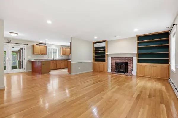 36 Wescott CIR, Buxton, ME 04093