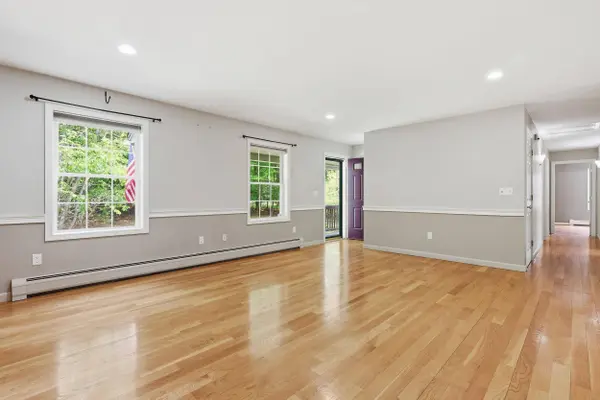 36 Wescott CIR, Buxton, ME 04093
