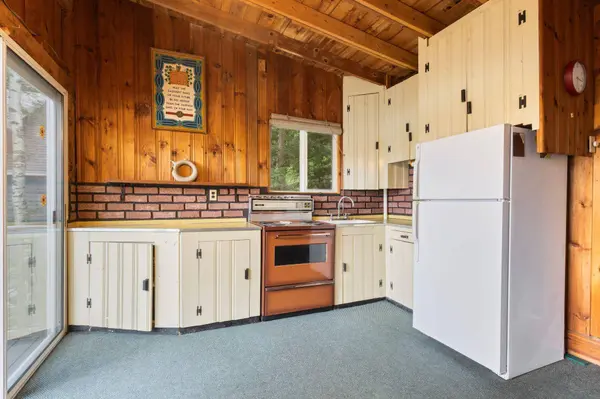 129 Wild Acres RD, Raymond, ME 04071