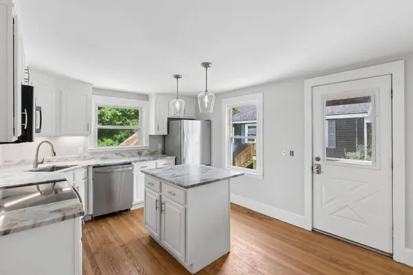 19 Fairlawn AVE, Westbrook, ME 04092