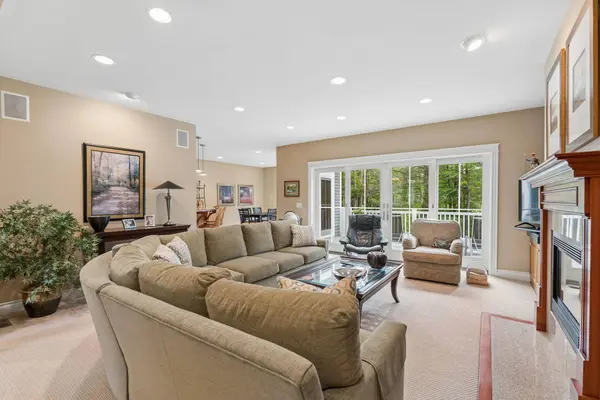 11 Ashwood LN #11, Falmouth, ME 04105