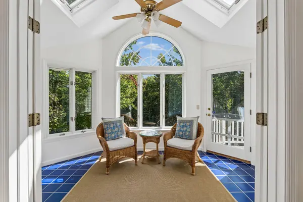 10 Grist Mill RD, Falmouth, ME 04105