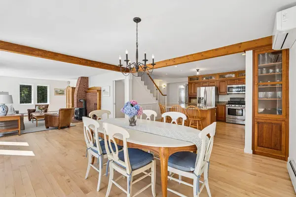 10 Grist Mill RD, Falmouth, ME 04105