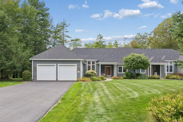 11 Ashwood LN #11, Falmouth, ME 04105