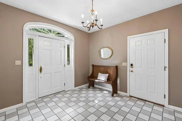 10 Grist Mill RD, Falmouth, ME 04105
