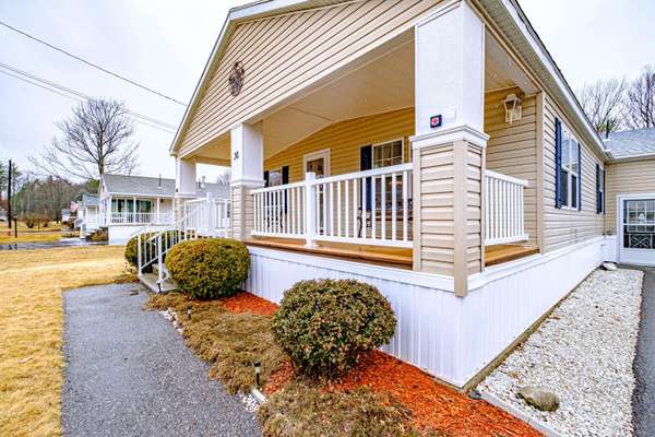 36 Candlewood DR, Lyman, ME 04002