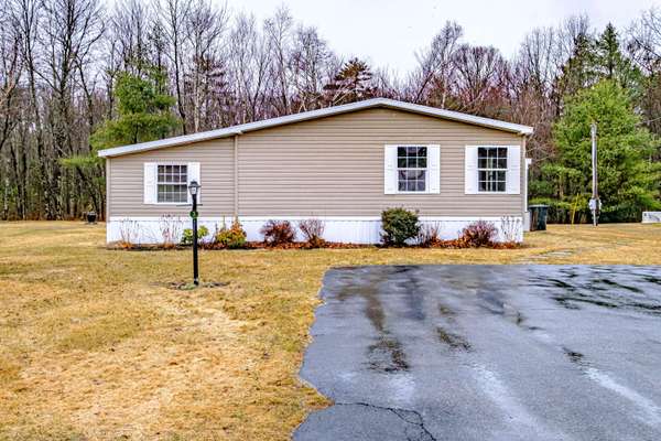 3 Windsor DR, Alfred, ME 04002