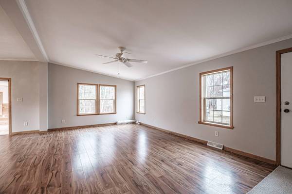 3 Windsor DR, Alfred, ME 04002