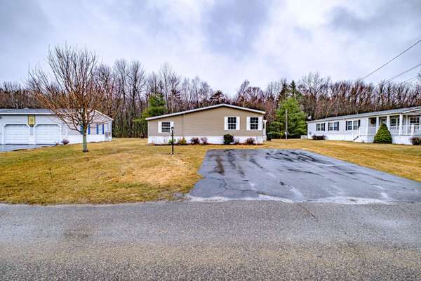 3 Windsor DR, Alfred, ME 04002