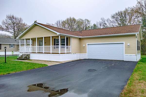 21 Fieldstone LN, Lyman, ME 04002