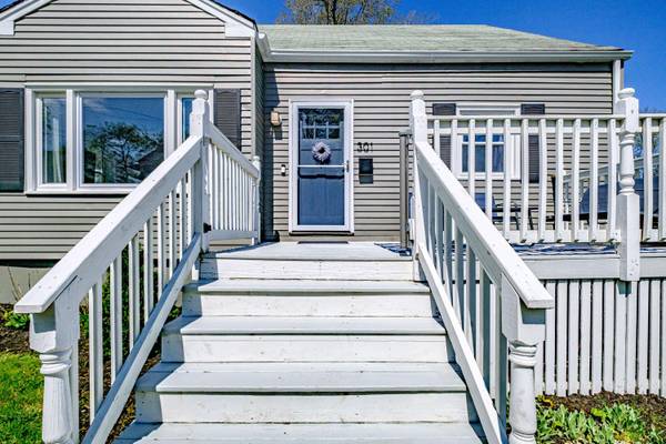 301 Sherwood ST, Portland, ME 04103