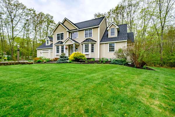 10 Hidden Creek DR, Scarborough, ME 04074