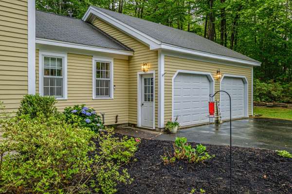 55 Evergreen LN, Windham, ME 04062