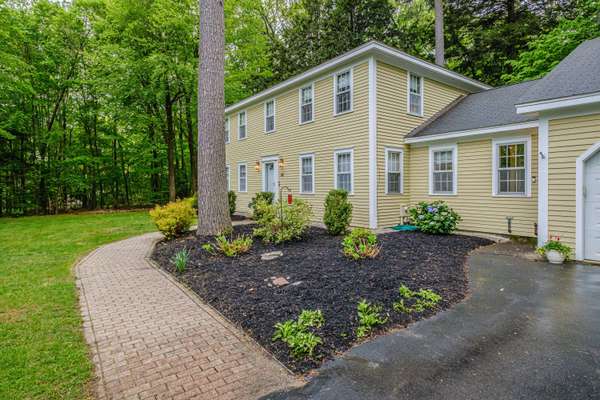55 Evergreen LN, Windham, ME 04062