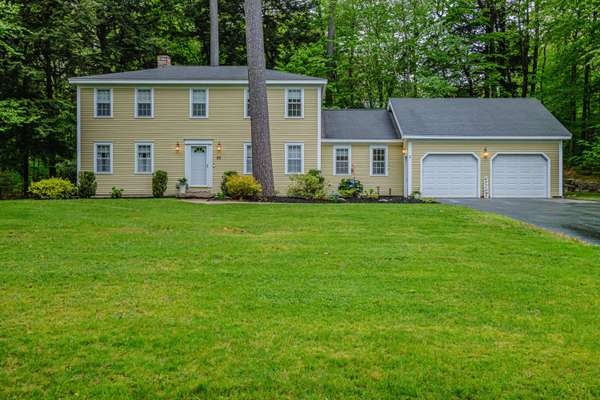 55 Evergreen LN, Windham, ME 04062
