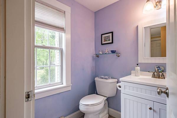 55 Evergreen LN, Windham, ME 04062