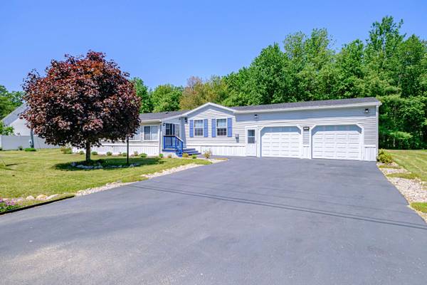 2 Windsor DR, Alfred, ME 04002