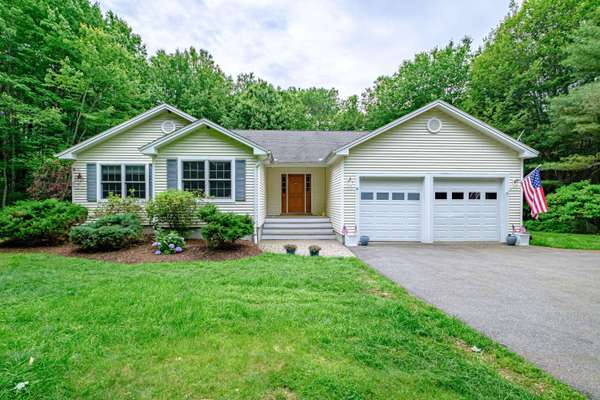 4 Bittersweet LN, Scarborough, ME 04074