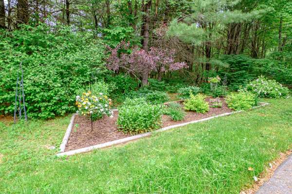 4 Bittersweet LN, Scarborough, ME 04074