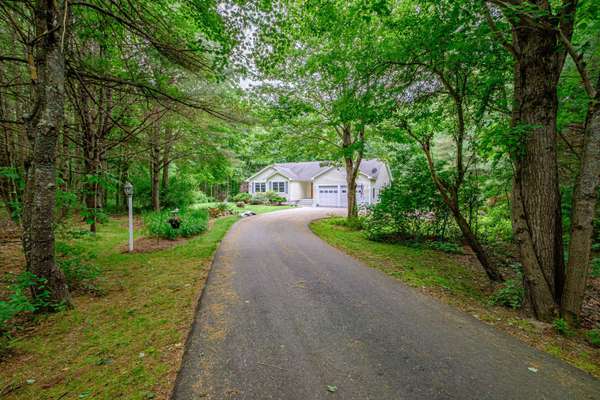 4 Bittersweet LN, Scarborough, ME 04074