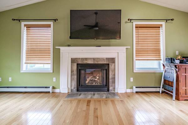 29 Acorn ST, Gorham, ME 04038