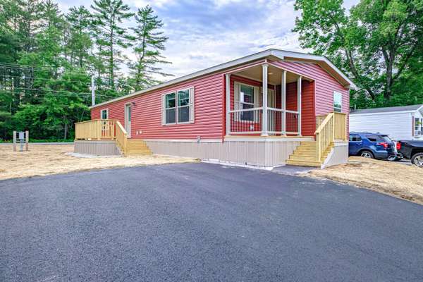 8 Maplewood DR, Limington, ME 04049