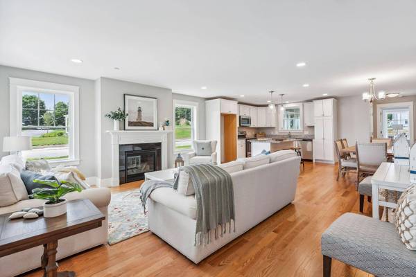 191 Falcon Crest DR #32, Gorham, ME 04038