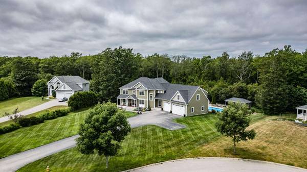 8 Red Barn CIR, Scarborough, ME 04074