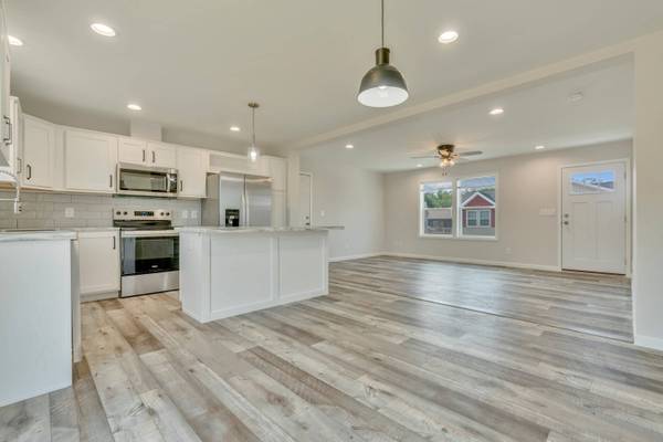 8 Colony WAY, Kittery, ME 03904