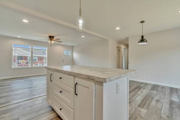 8 Colony WAY, Kittery, ME 03904