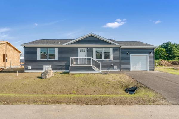 8 Colony WAY, Kittery, ME 03904