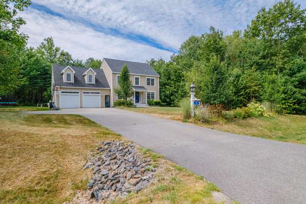8 Cotton DR, Gorham, ME 04038