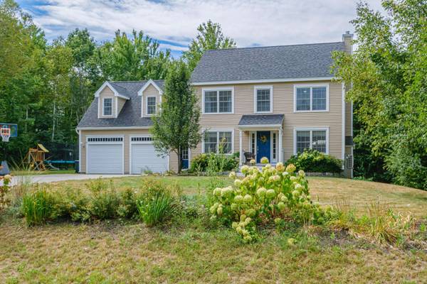 8 Cotton DR, Gorham, ME 04038
