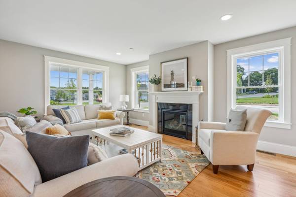 154 Falcon Crest DR #46, Gorham, ME 04038