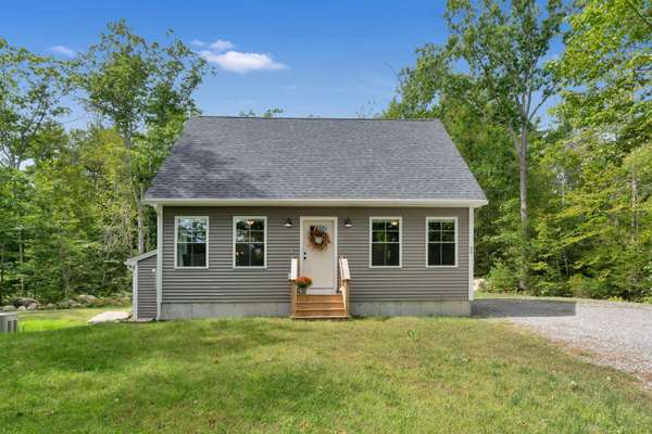 95 Rolling Brook RD, Raymond, ME 04071