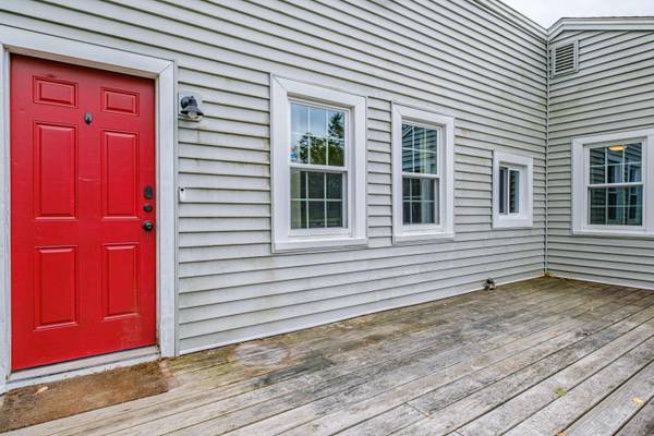 4 Cartland RD, Windham, ME 04062
