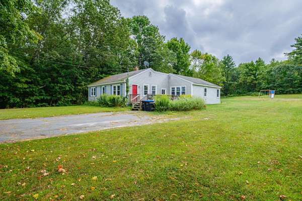 4 Cartland RD, Windham, ME 04062