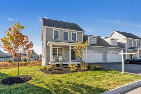 127 Falcon Crest DR #4, Gorham, ME 04038