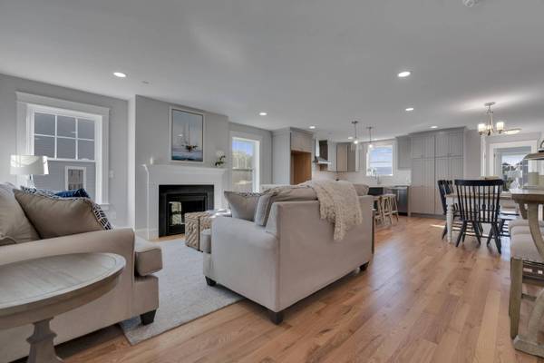 127 Falcon Crest DR #4, Gorham, ME 04038